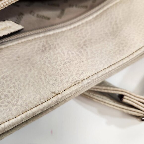 Roots Canada Leather Crossbody Bag - Picture 10 of 16